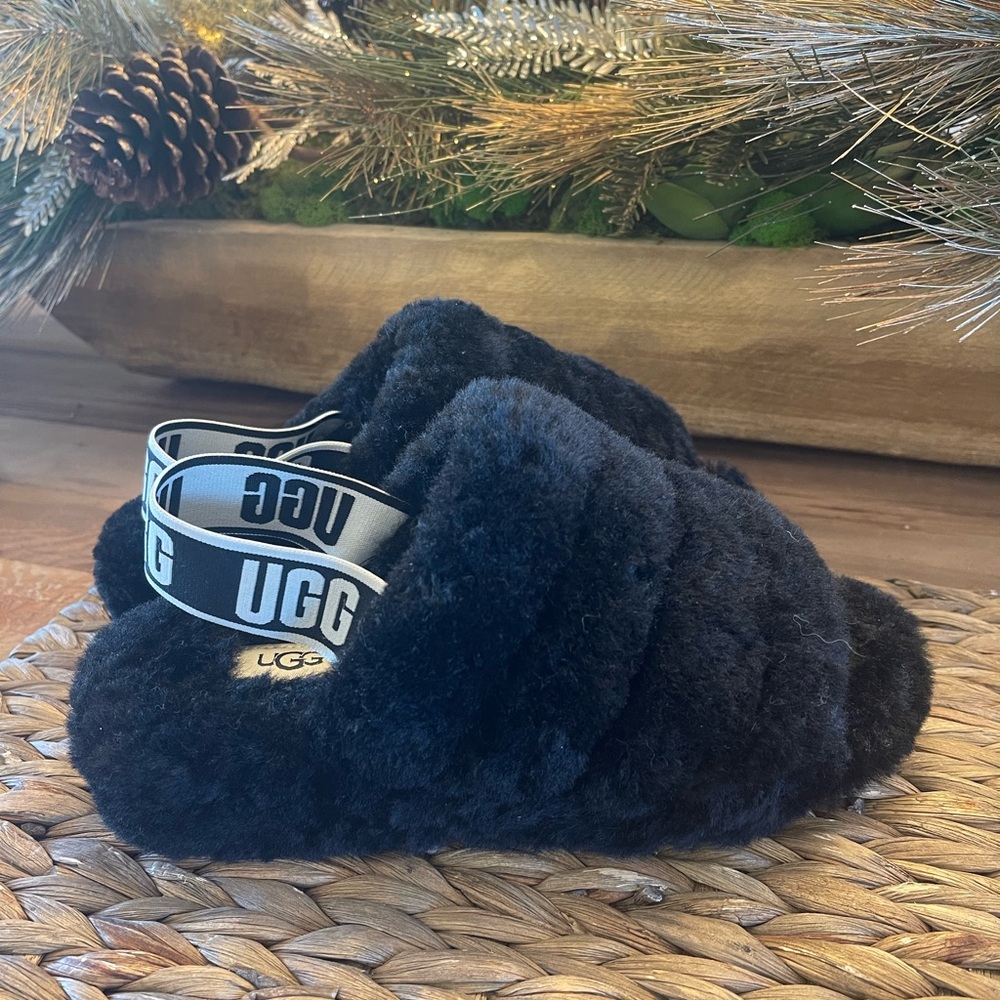 UGG Australia Fluff Yeah Slide Sandals Women Size US 6 Black EUC